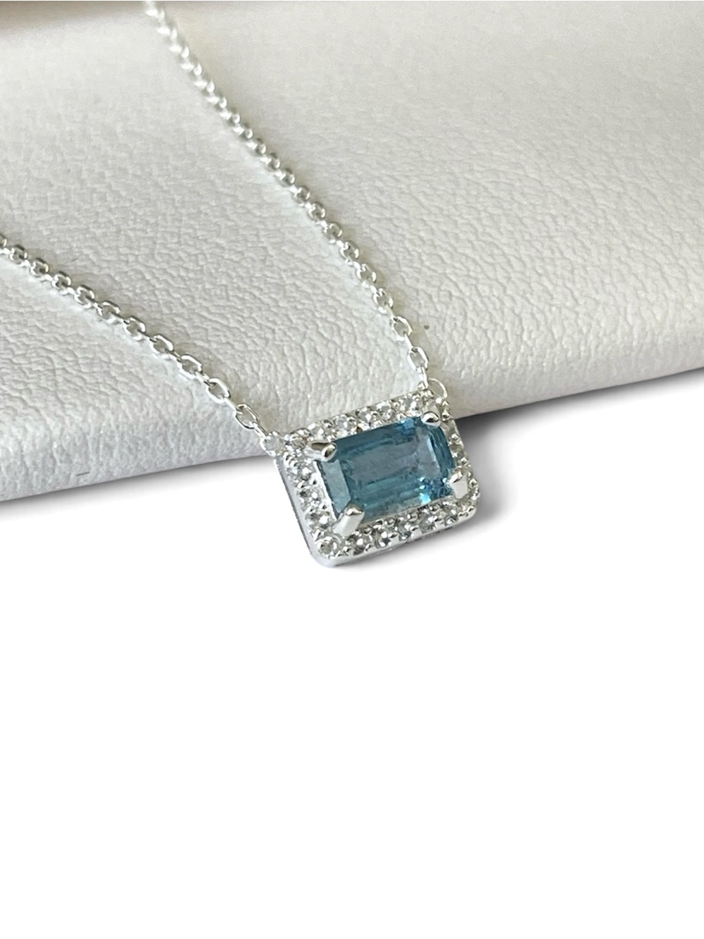 Natural Aquamarine Minimalistic Halo Necklace in 925 Sterling Silver!